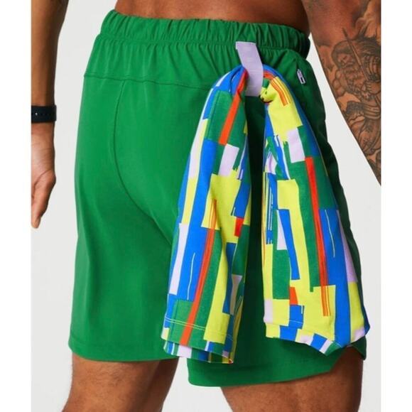 Fabletics The One Short 7in lined in Putting Green Athletic Lightweight Sz Sm - Picture 5 of 16